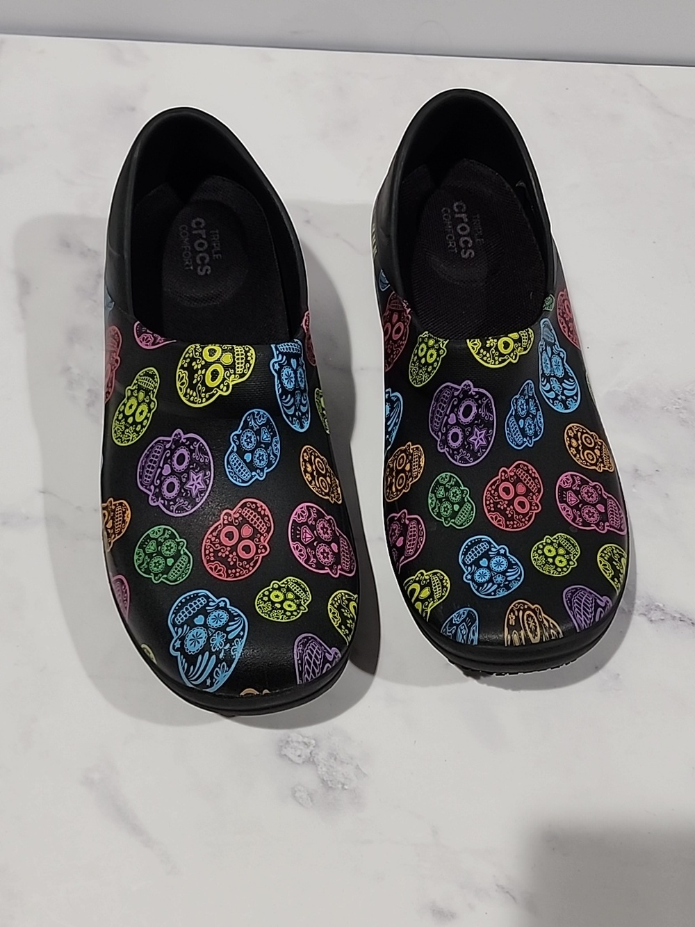 Crocs Comfort Colorful Skull Pattern Clogs